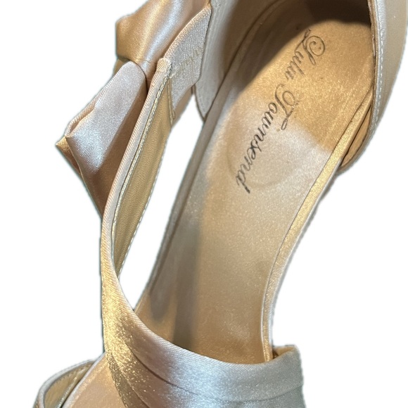 Lulu Townsend ivory/cream satin bow strappy heel. Size 9.5. Worn once. - Picture 5 of 6
